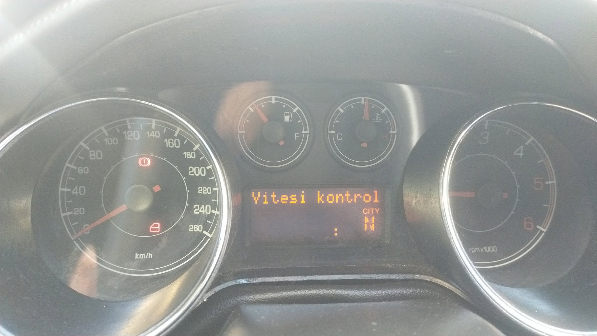 Fiat Bravo — Vites Devre Dışı Vitesi Kontrol Ettirin uyarısı